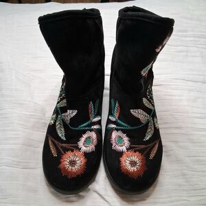 Indigo Black Embroidered Winter Boots